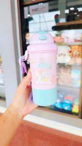 กระติกน้ำคล้องคอ มีฝาเด้ง ลายการ์ตูนน่ารัก ลิขสิทธิ์แท้100% พร้อมส่ง