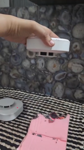 <1-3 วันสำหรับการจัดส่ง>Daytech เครื่องตรวจจับควันไฟฟ้า ไร้สาย เซนเซอร์ตรวจจับควัน ไฟเตือนไฟไหม้ มาพร้อมแบตเตอรี่ 9V สําหรับบ้าน โรงงาน ร้านอาหาร โรงแรม YG20