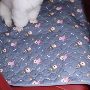 【PET PLAIN】ผ้ารองฉี่สุนัข ซักใช้ซ้ำได้ ซึมซับได้ดี มีกันลื่น ผ้าซับฉี่ คลุมเบาะ แผ่นรองฉี่สัตว์เลี้ยง