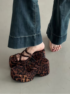 OMG Fashionable Leopard Print Thick Heel Slippers Womens Summer Outdoor Wear 2025 Style Versatile Small Size High Heel Sandals