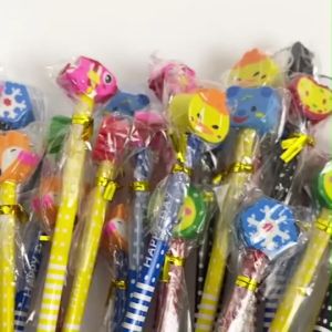 5-in-1 ปากกาฟรุ้งฟริ้ง ดินสอไม้ ปากกาเจล, หมึกดำ/สีรุ้ง หมึกไม่เปื้อนมือ, สีพาสเทล, เขียนลื่น หมึก คละสี ราคาต่อ 1 ชิ้น พร้อมส่ง