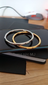 [Tặng kèm hộp] VÒNG TAY TITAN TRÒN TRƠN KHÔNG KHÓA – màu trắng và vàng tươi – phong cách tối giản không đen không gỉ