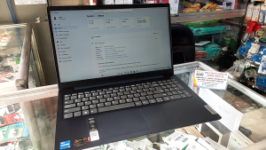 Máy tính xách tay Lenovo Ideapad 3 i5-1235U/8GB DDR4/512GB SSD/15.6" (đã qua sử dụng)