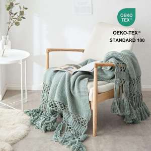 American Style Hand-Knitted Thick Blanket with Hollow Tassel Design for Photography