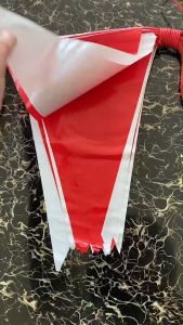 ธงราว SAFETYHMS ที่มีรสชาติขาวแดง 20 เมตร ทนแดด ทนฝน สีขาว/สีแดง กั้นเขต กั้นพื้นที่ ธงถนน ธงสามเหลี่ยม ธงก่อสร้าง ธงพลาสติก ยาว 20 เมตร (1 ม้วน)