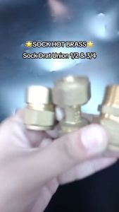 Sok Sambungan 1/2 Inch Air Panas Kuningan Drat Dalam