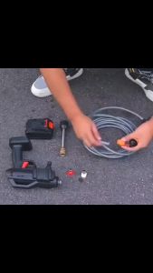 Máy rửa xe không dây dùng pin Lithium máu rửa xe cao áp xe ô tô dùng tại nhà