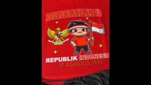 Kaos Anak Distro Pria Pegang Bendera Baju Hut Ri 17an Kemerdekaan Republik Indonesia Terbaru Murah Wanita