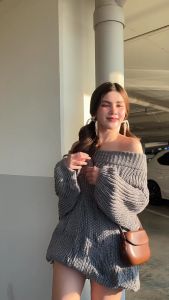 MesubShop เสื้อกันหนาวไหมพรม ทรงโอเวอร์ไซต์ 😊 ใส่แบบเปิดไหล่ได้ หนานูมด ใส่เที่ยวตัวเดียวคือจบ รุ่น มินิเดรสลัคกี้