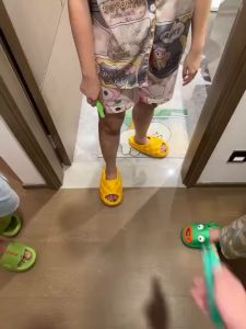 เล่น มีดผีเสื้อ แครอทแรงโน้มถ่วง 3 มิติ หัวไชเท้าบีบอัดการ์ด 3D มีดผีเสื้อ