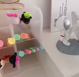 Creative Astronaut Mobile Phone Stand Holder Spaceman Desk Decoration Smartphone Bracket Home Ornaments For iPhone All Phone
