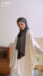 Buy 1 Free 1 - Free Size Funky Polka Dots Kurung Raya Kurung - Baju Kurung Set