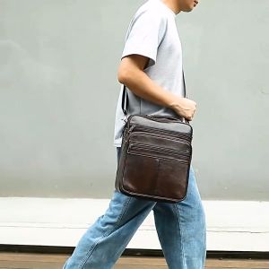 กระเป๋าหนังแท้ กระเป๋าสะพายข้างผู้ชาย **รับประกันหนังวัวเเท้100% ทนทานสูง** รหัส B072