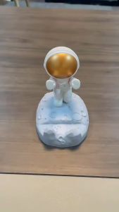 Creative Astronaut Phone Holder Spaceman Cell Phone Stand Cute Smartphone Holder Bracket for Desk Home Office
