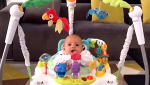 เก้าอี้กระโดดเด็ก ล่าสุดในรถเข็นเด็ก สิ่งประดิษฐ์เกลี้ยกล่อมอเนกประสงค์ ชั้นวางฟิตเนส เก้าอี้เด้งดึ๋ง 65-85 กรม ที่ดีที่สุด สำหรับเล่นเด็ก 3-18 เดือน