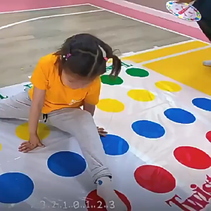 Party multiplayer games/party props/body twist toys/balance blanket toys/board game mats/fun games/holiday gifts
