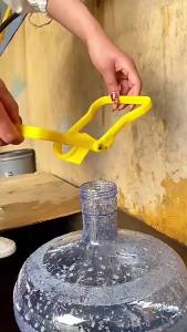 Labor-Saving Water Bottle Handle Plastic Water Bucket Holder Carrier Handle Water Pail Bucket Handle Household Water Lifting