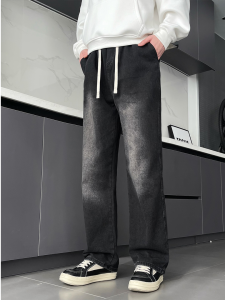 กางเกงยีนส์ทรงตรงสีเทาอ่อน ทรงสลิมฟิต ทรงขาตรง กางเกงยีนส์ทรงลำลองสไตล์อเมริกัน ทรงสลิมฟิต ทรงลำลอง