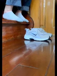 High End Shoe Pullers: A Guide to Japanese Wooden Shoe Pullers & Small Clever Shoe Lifting Tools