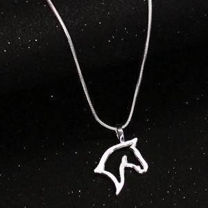 Cute Horse Pendant Necklaces For Women Temperament Rhinestone Horse Animal Clavicle Chain Girls Choker Wedding Party Jewelry