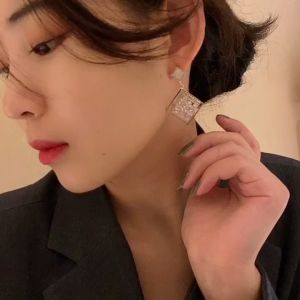 Bông tai nữ hình thoi đính đá zircon trắng tiểu thư sang trọng thiết kế Hàn Quốc