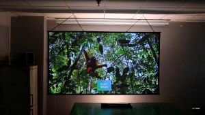 [YEAR END CLEARANCE SALES!] 120" 16:9 HANGING FOLDABLE PROJECTOR SCREEN
