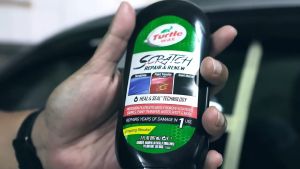 Turtle Wax Scratch Repair & Renew Penghilang Baret Noda Air 207 mL