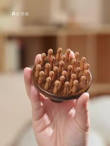NILIYA | Tonic Scalp Massage Comb Rosewood