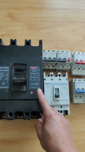 Circuit Breaker 32A/220V/380V Pemutus Litar Suria/2P Overload Short Circuit Protection/Circuit Breaker DZ47-63