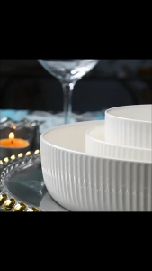 Cabify Ceramic 8 Inches White Vertical Stripe Pattern Round Deep Plate Salad Thick Porcelain Tableware Plate