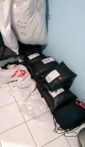 Celana Cargo Pendek Cowok Aesthetic Bahan Katun Fleece Adem Dan Lembut Warna Hitam Terlaris Dan Bisa COD Sablon God Vibe Only