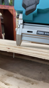 Makita ปืนยิงตะปูตรง DFN350 ใบหน้า 18V โวลต์แบตเตอรี่ลิเธียมเดิม ปืนยิงตะปูไฟฟ้า เป็นผลลัพธ์ที่น่าสนใจ ปืนยิงตะปูที่รับประกัน 3 ปี