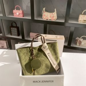 Vintage Velvet Leather Tote Bag Large Capacity Single Shoulder Handbag Casual Style Magnetic Buckle Closure Soft Leather Handbag