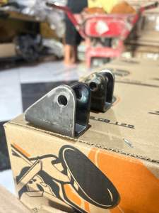 Dudukan shock belakang standar swing arm universal pangkon shockbreaker skok tebal 4MM