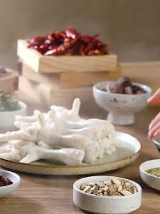 王小卤-虎皮凤爪-卤香味/香辣味/椒麻味 105克 WANG XIAOLU-Fried Skin Chicken Feet-Braised Flavor/Spicy Flavor/Sichuan Peppercorn Flavor 105G