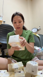 GLISSE Facial Tissues 360 lembar 3 lapis tebal lembut dan nyaman di kulit 4 Pack