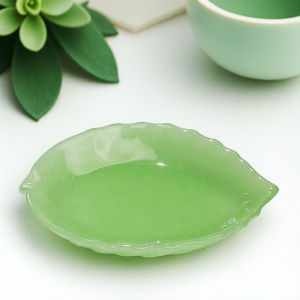 2025 New Green Glass Plate Fruit Tray Elegant Small Snack Plate Luxury Feelings High Aesthetic Value Internet Famous