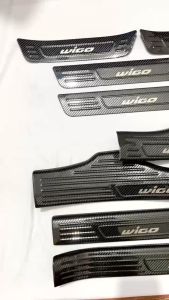 Ốp Bậc Cửa Nẹp Bước Chân Titan Xe Toyota Wigo 2023-24 Mẫu Vân Titan Cao Cấp Sẵn Keo Dán 3M