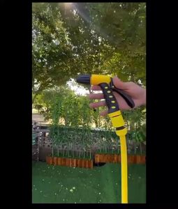 ปืนฉีดน้ำแรงดันสูง อเนกประสงค์ ด้ามหุ้มยาง ฉีดน้ำล้างรถ รดน้ำต้นไม้ ปรับระดับน้ำได้ มาพร้อมข้อต่อท่อจำนวน3แบบ สีฟ้า3/1