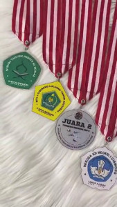 Medali Akrilik Custom Stiker