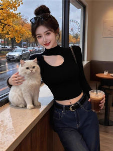 Black Lace Half-Turtleneck Fleece Tight Crop Top