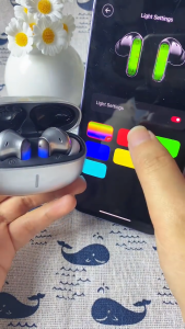 Miniso MS110 AI Translation Bluetooth 6.0 Headphones Supports translation in 134 languages Equipped with breathing LED lights HiFi sound quality Video translation function Long-lasting battery Waterproof Noise cancellation In-ear design