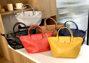 [Gift Box Packaging] spot goods Original authentic/ longchamp/ Leather material Crossbody bag/ Commute bag/ Handbag/ Travel bag