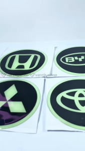 LMG Stiker Logo Mobil Glow in The Dark Sticker Logo Toyota Honda Nissan BYD Wuling Mitsubishi