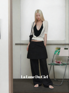 La lune Du ciel | Áo Camisole Dây Đơn Giản Cổ V Tông Lạnh Dáng Ôm Eo