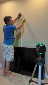 Yelong Waterpass Laser Digital Multifungsi Projector Self Leveling 3D Wall Meter Laser Beam 12 Line 360 Degree Garis Horisontal Vertikal Laser Alat Tukang Bangunan Serbaguna Pengukur Sudut Lantai Keramik Lot Plapon