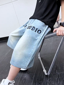 กางเกงยีนส์ขาสั้นเด็กชาย กางเกงเด็ก ระบายอากาศได้สะดวกสบาย แฟชั่น การออกแบบปัก ขากว้าง 【จัดส่งภายใน 24 ชั่วโมง】