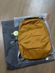Bellroy Lite Daypack 20L Ultra-Light Backpack Water-Resistant Durable Adjustable Sternum Strap Commuter Travel Hiking Purse