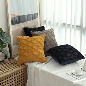 sarung bantal sofa 30x50/40x40/45x45/50x50cm Throw Pillow Covers Beige Decorative Boho Pillow Case cushion cover with Velvet Luxury Soft Plush Short Wool for Couch Sofa Bedroom Car