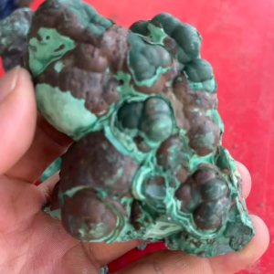 1 viên đá Khổng Tước tự nhiên nguyên thô ( Malachite ) dùng trang trí nhà cửa sưu tầm thanh tẩy năng lượng (feng)